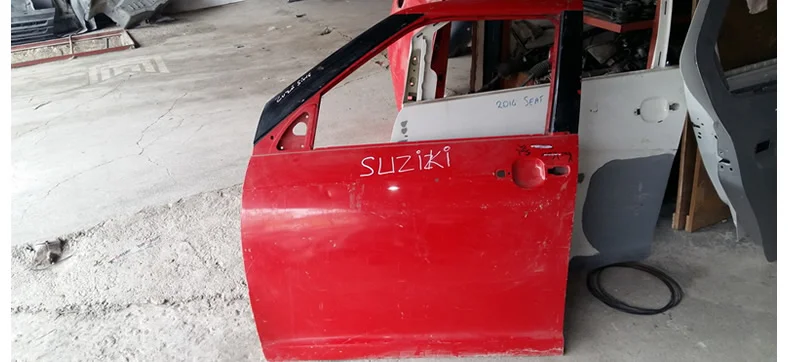 Suzuki Sol Ön Kapı